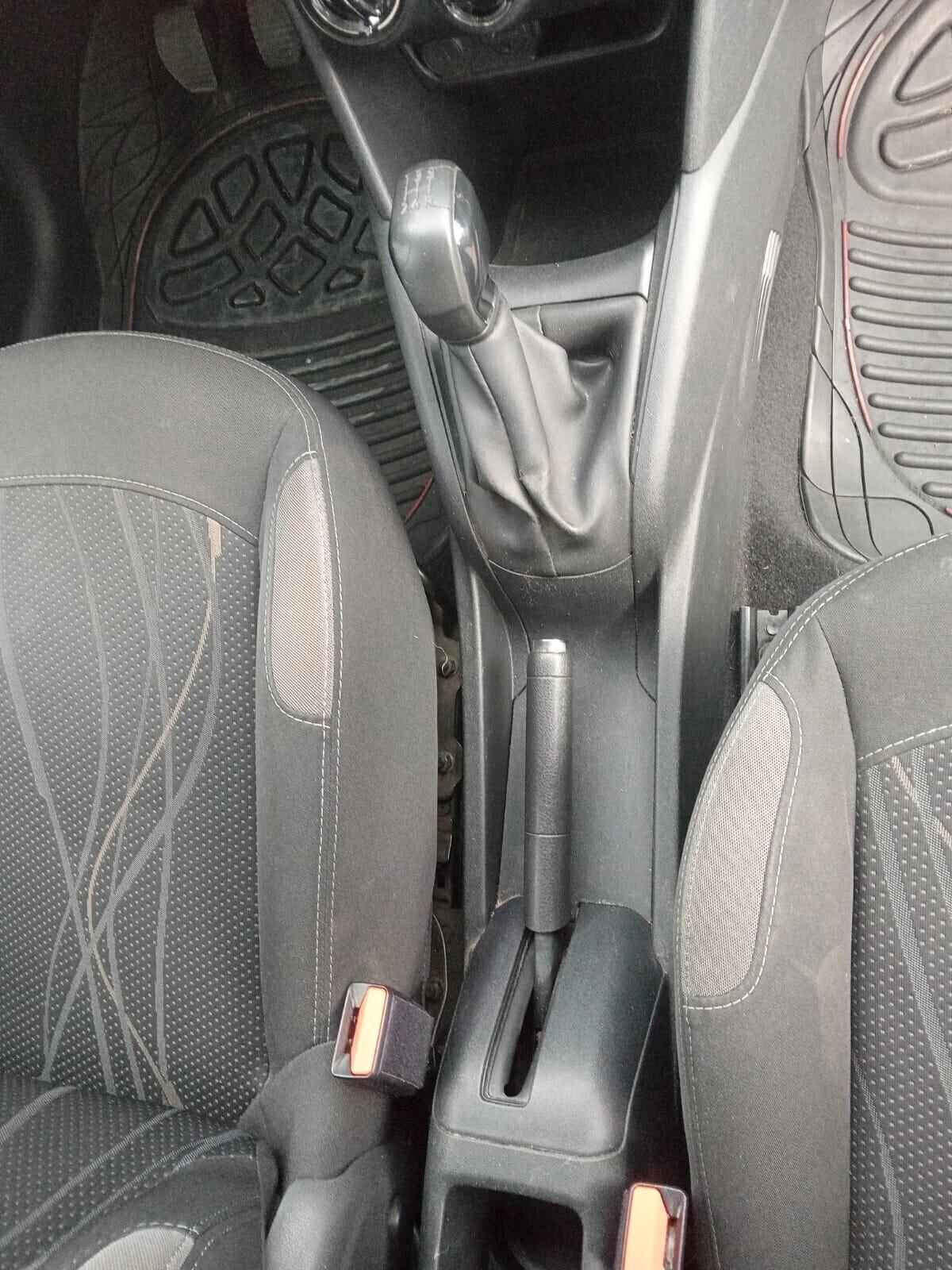 Peugeot 208 1.4 HDi 68 CV 3 porte Access