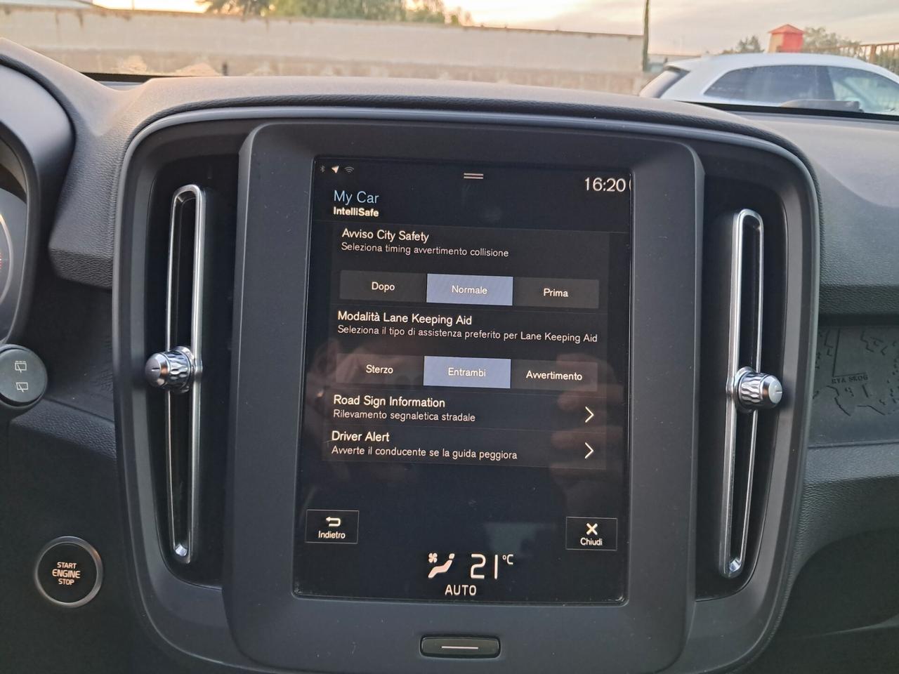 Volvo XC40-2.0-150CV*CAM*LED*NAVI