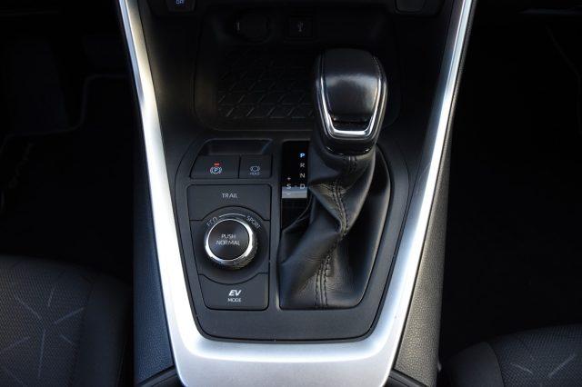 TOYOTA RAV 4 MY23 RAV4 2.5 HV (222CV) E-CVT AWD-i Business