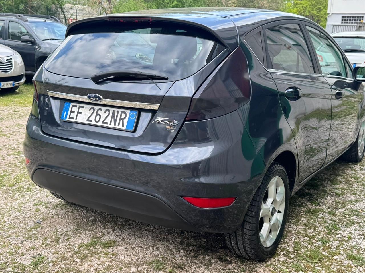Ford Fiesta 1.4 TDCi 70CV 5 porte Titanium NEOPATENTATI