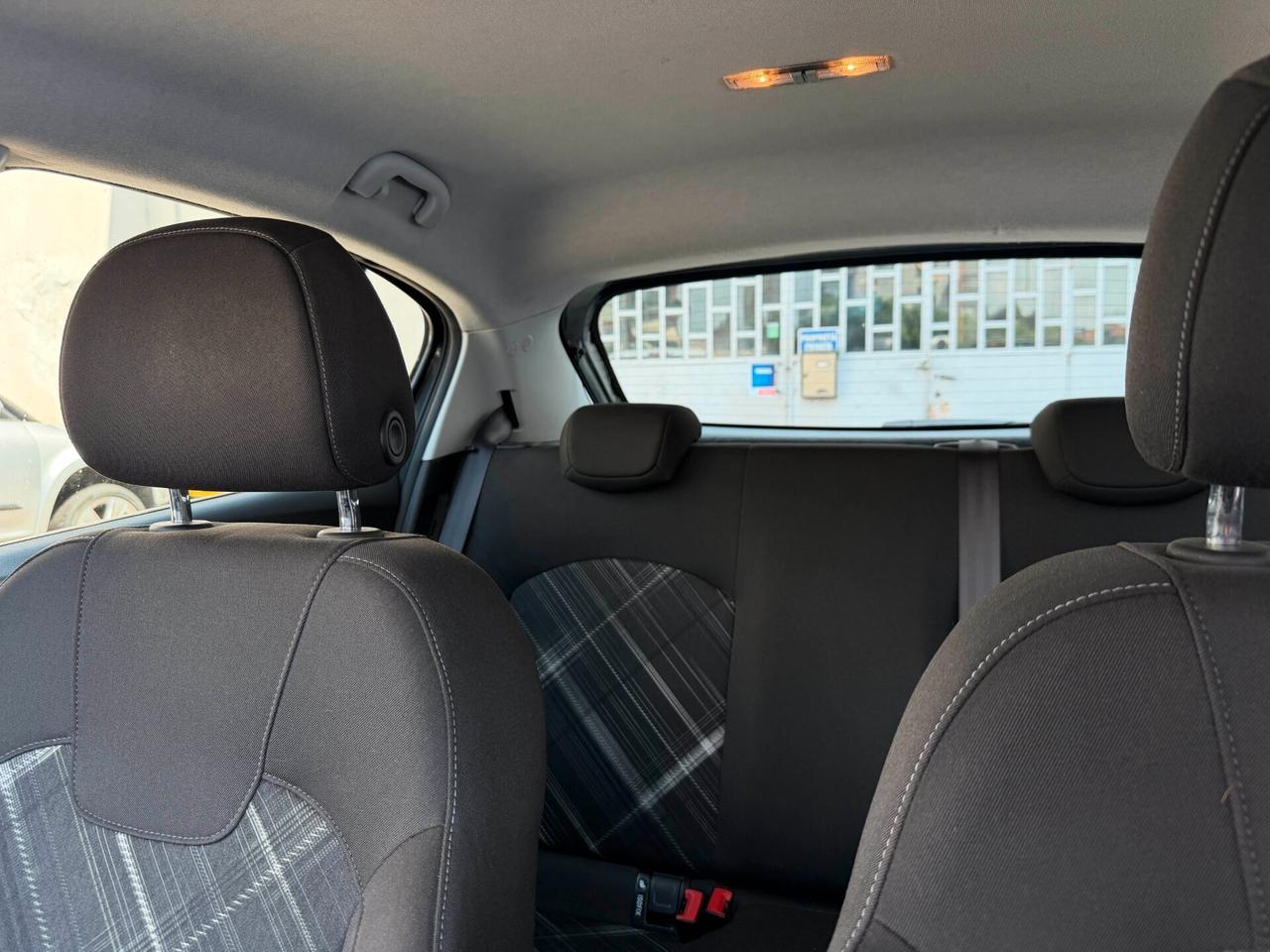 Opel Corsa 1.2 5 porte NEOPATENTATI