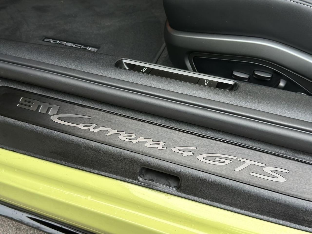 PORSCHE 992 Carrera 4 GTS 2.0*Matrix-Alcantara-Finanz*