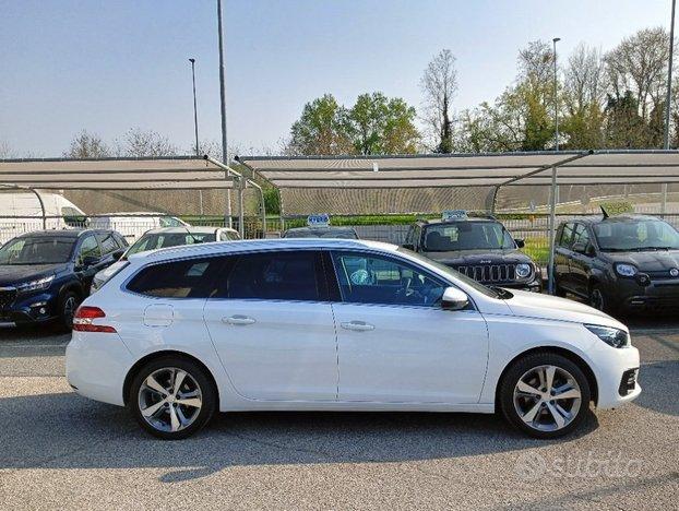 PEUGEOT 308 BlueHDi 130 S&S SW Allure