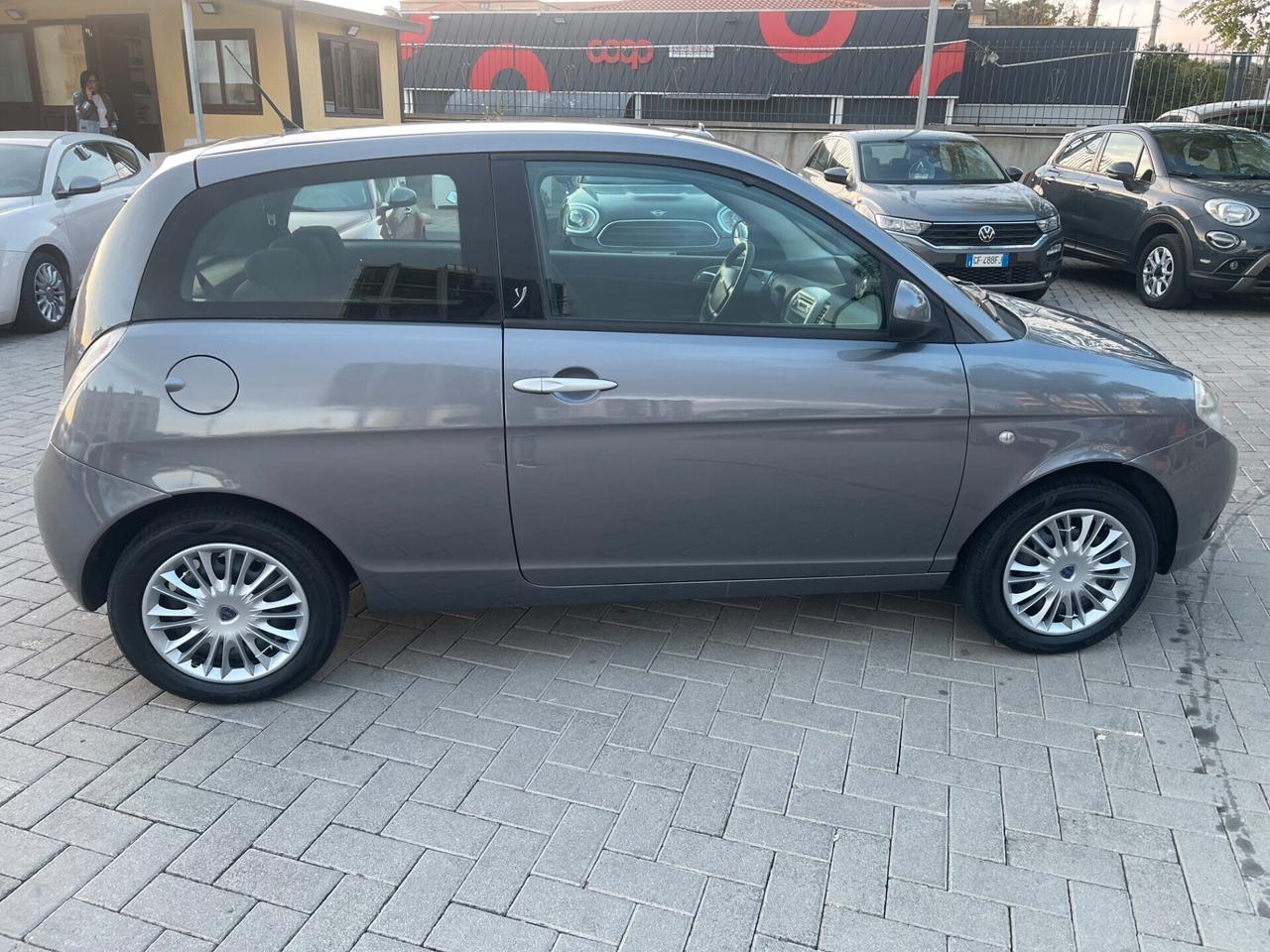 Lancia Ypsilon 1.2 Versus 60cv