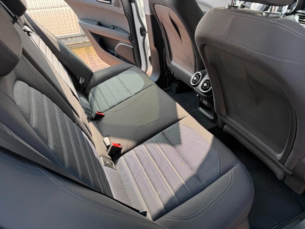 Alfa Romeo Stelvio 2.2 Turbodiesel 160 CV AT8 RWD Super