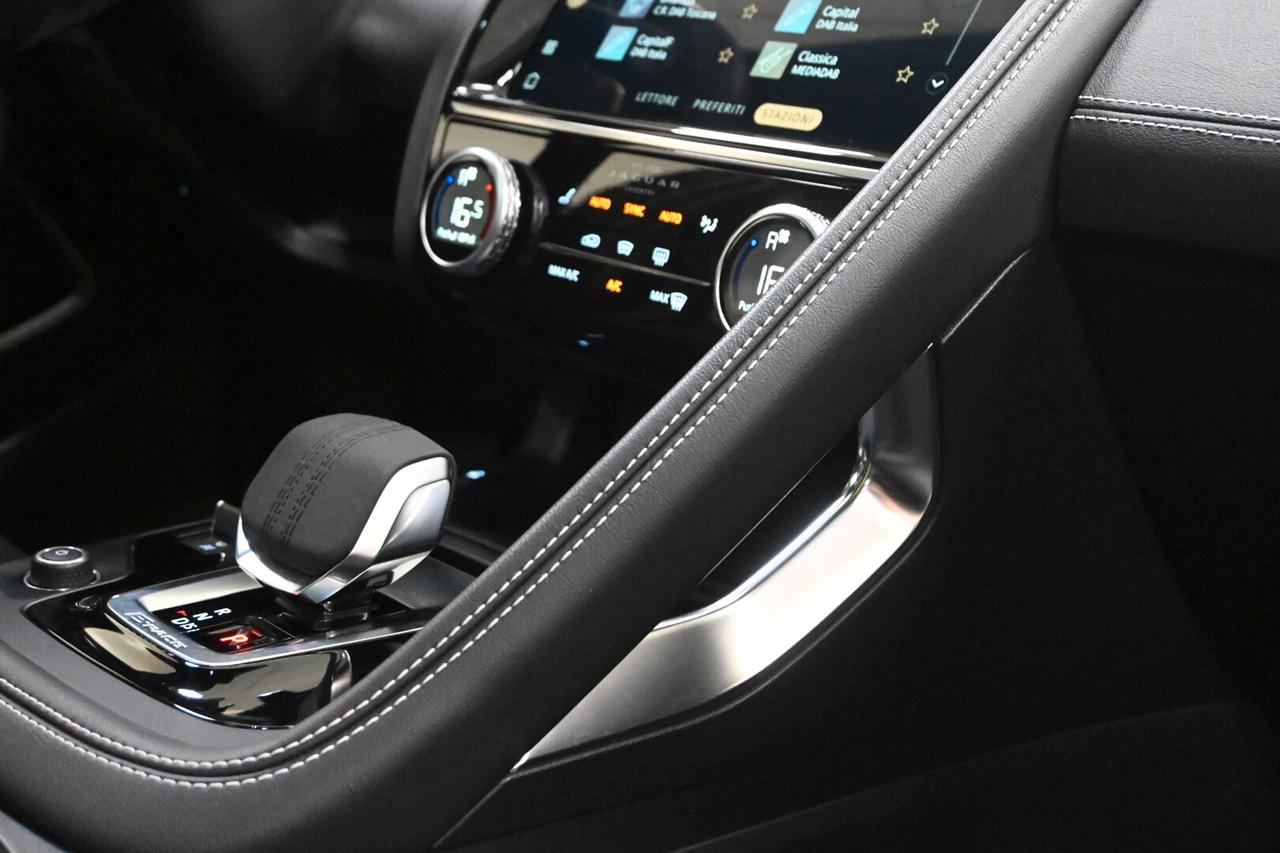 JAGUAR E-Pace (X540) E-Pace 1.5 I3 160 CV...