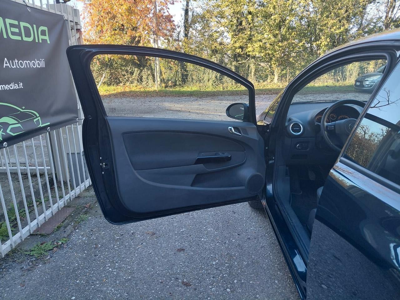 Opel Corsa 1.2 benzina UNICO PROPRIETARIO (Neopatentati)