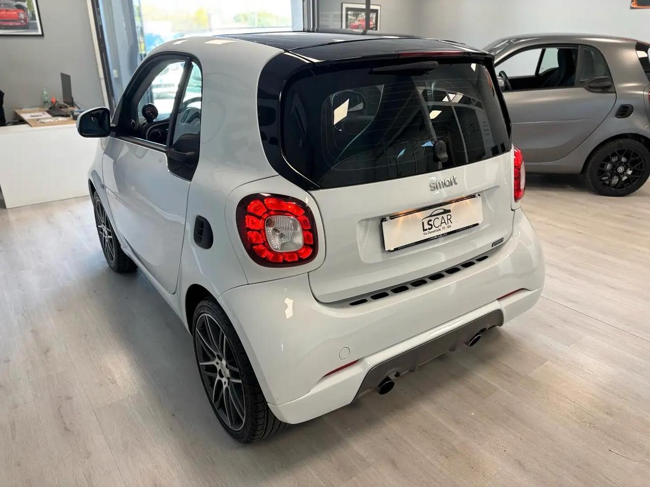 smart forTwo 0.9 t Brabus Xclusive 109Cv-Unipro-Promofinanziamento