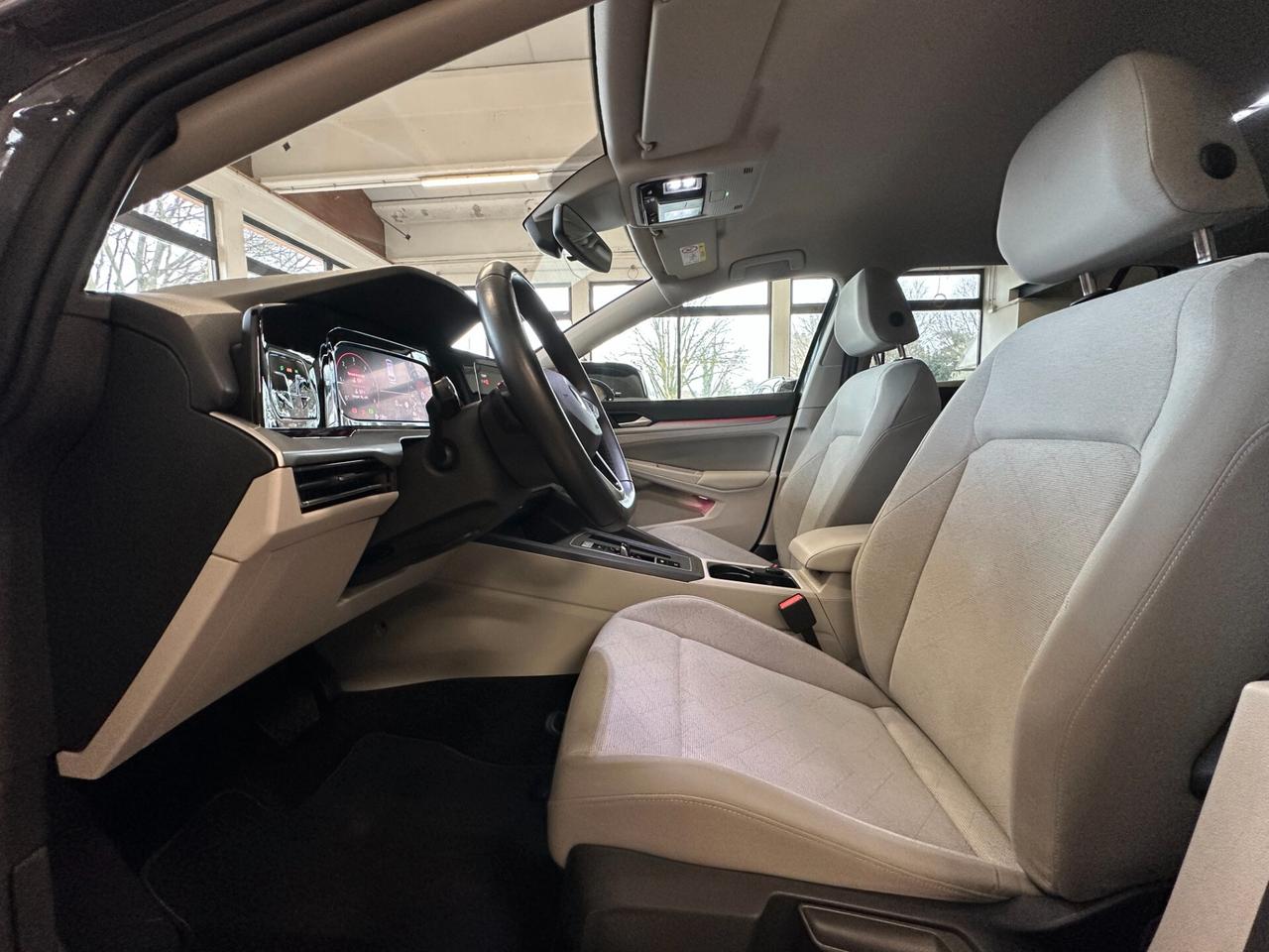 Volkswagen Golf Variant 2.0 tdi LIFE 115cv dsg LUCI AMB*CARPLAY*LED