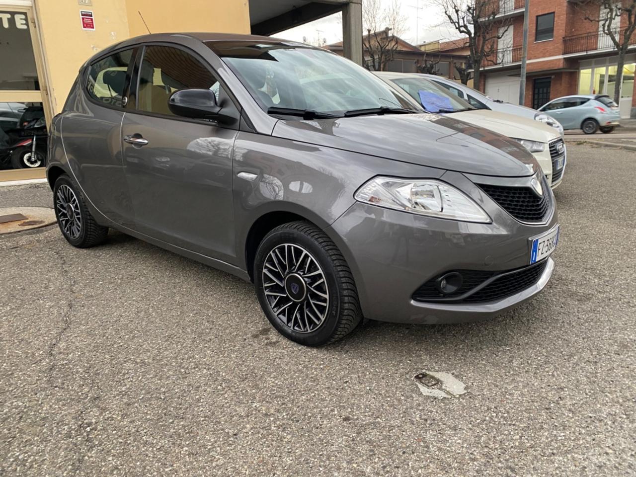 Lancia Ypsilon 1.2 69 CV 5 porte GPL Ecochic Gold