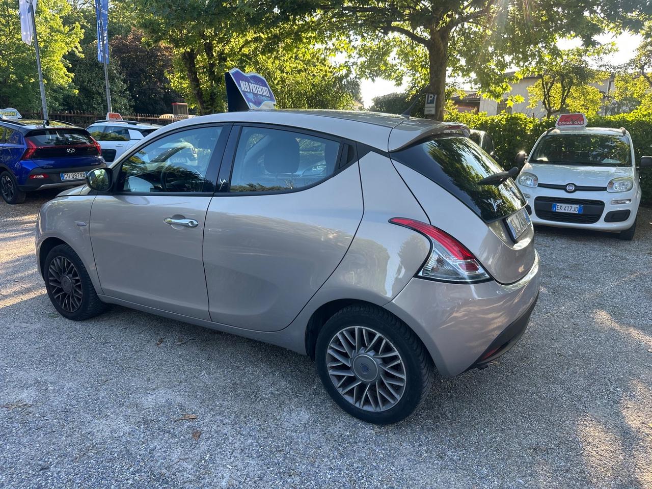 Lancia Ypsilon 1.2 69 CV 5 porte S&S Gold