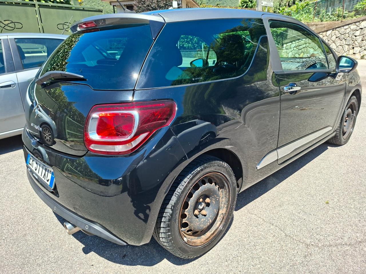 Ds DS3 3 1.2 VTi 82 Just Black
