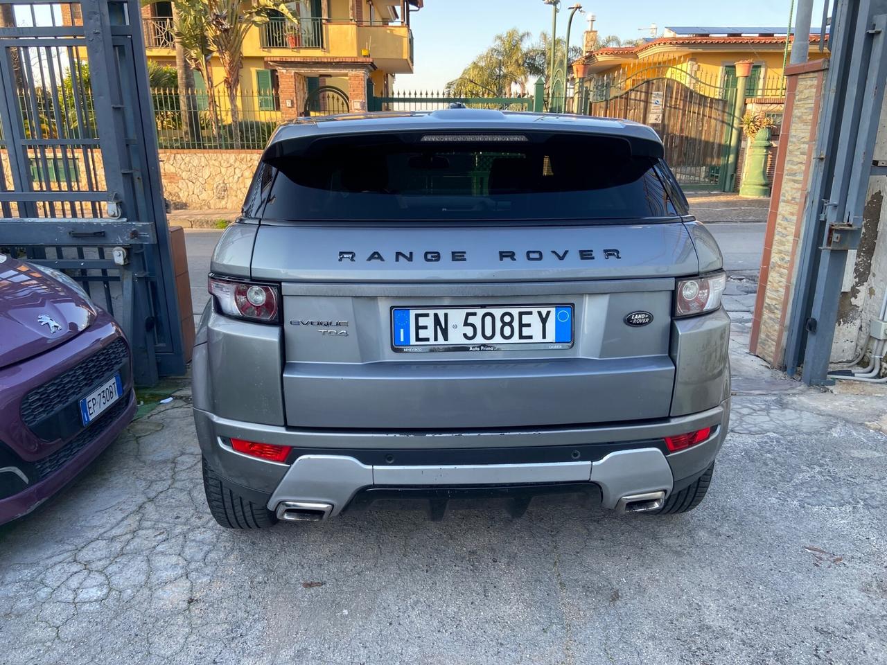 Land Rover Range Evoque 2.2 TD4 5p. Pure