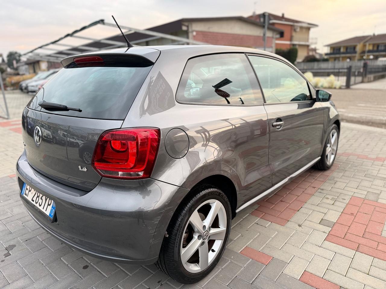 Volkswagen Polo 1.4 86CV DSG NEOPATENTATI