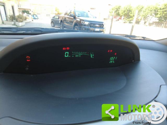 TOYOTA Yaris 1.0 5 porte