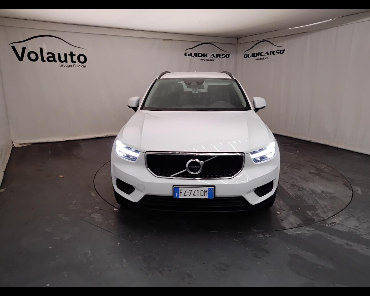 VOLVO XC40 - XC40 1.5 t3 Momentum Core 163cv my21