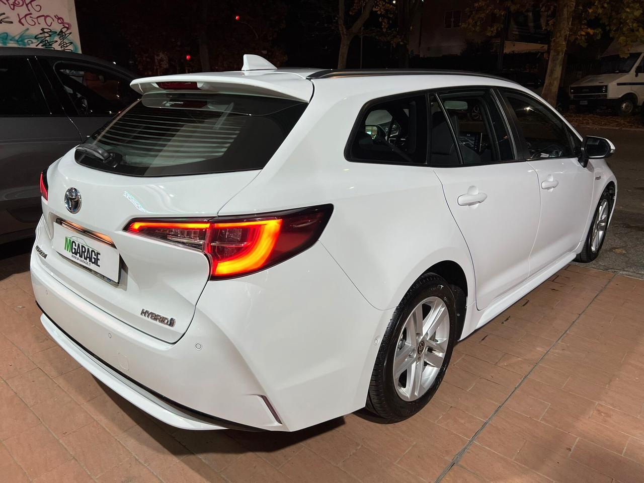 Toyota Corolla TS 1.8 Hybrid Business Tech
