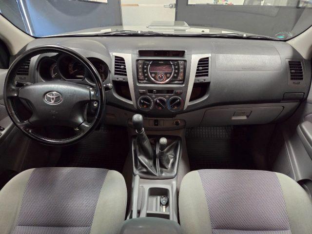TOYOTA Hilux 2.5 D-4D 4WD Extra Cab UNICOPROPIETARIO