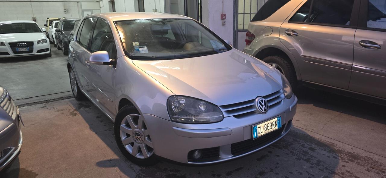 Volkswagen Golf 1.6 16V FSI 5p. Sportline