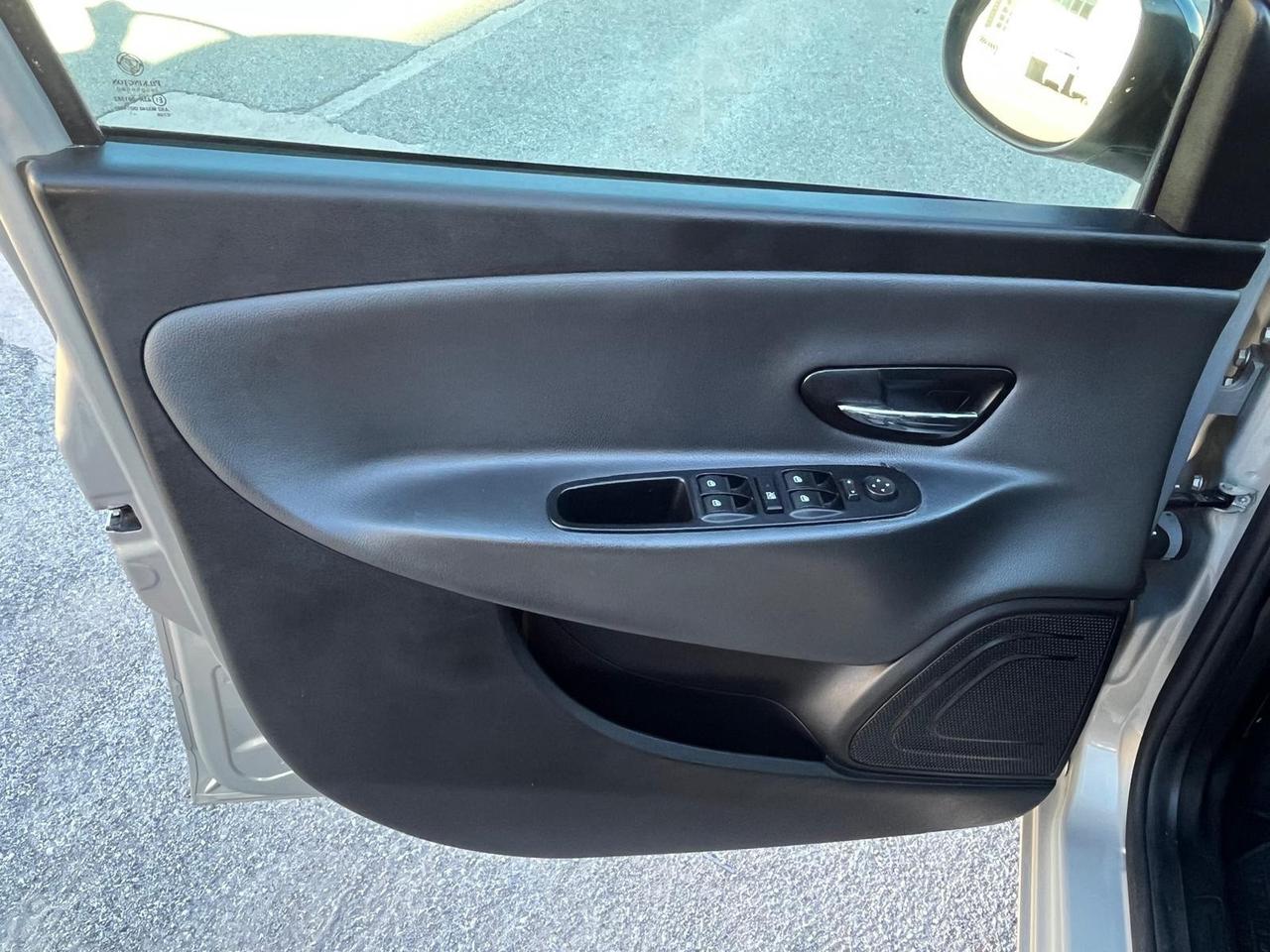 Lancia Ypsilon 1.2 S&S Platinum 127000 km
