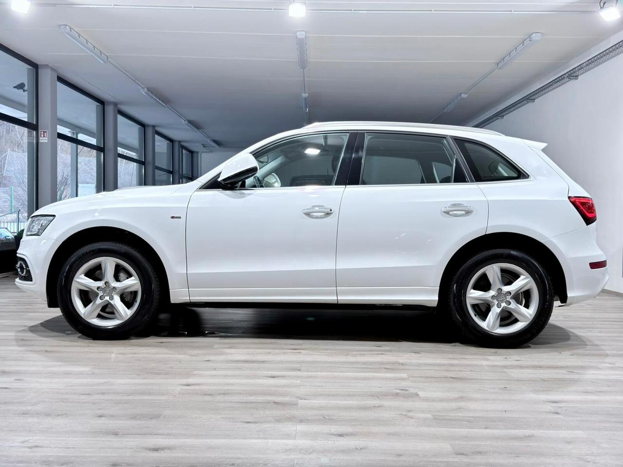 AUDI Q5 2.0TDI 190CV QUATTRO S-TRONIC S-LINE GANCIO