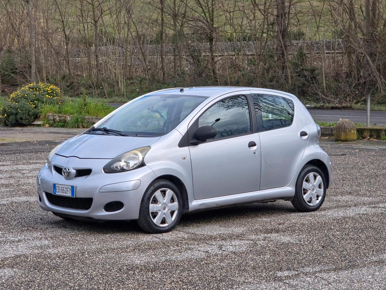 Toyota Aygo 1.0 12V VVT-i 5 porte Now Connect 2010-E5 Manuale NEO