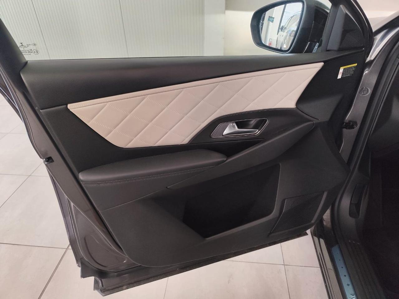 DS Automobiles 7 Ibrida Plug-in