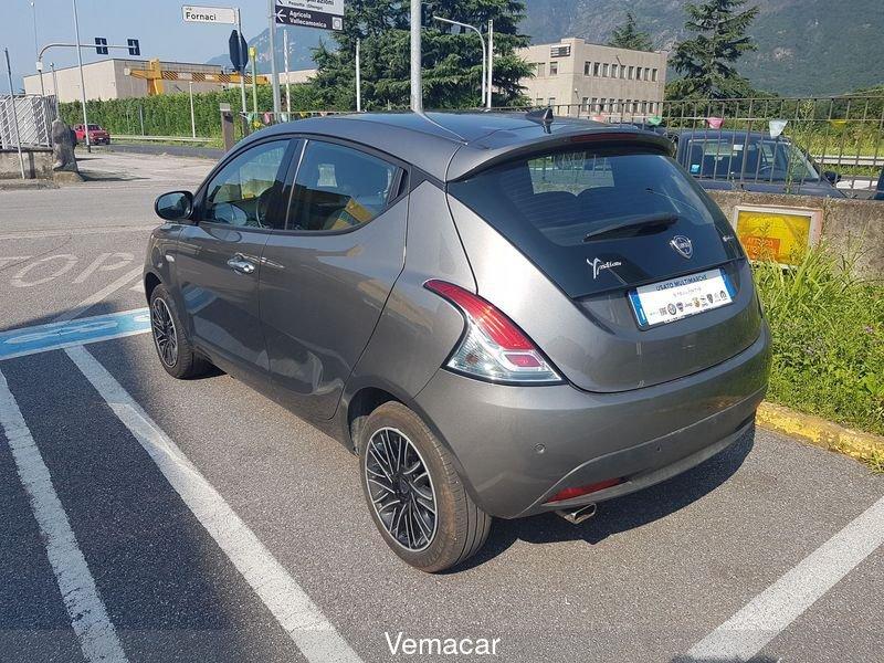 Lancia Ypsilon 1.0 Hybrid 5 porte , 5posti ,allestimento Gold, ok neopatentati