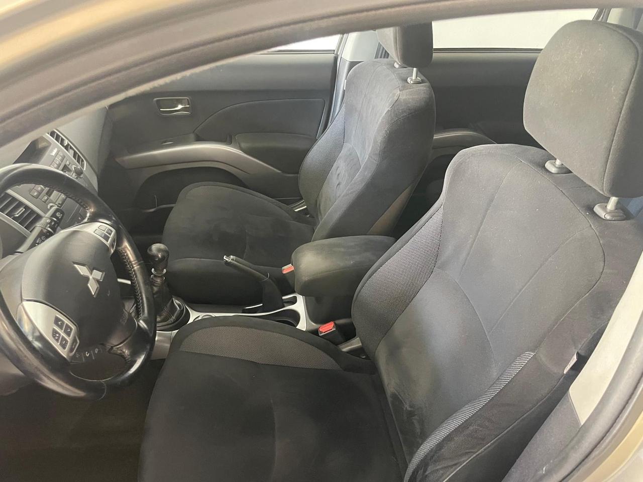 Mitsubishi Outlander 7 POSTI GANCIO TRAINO