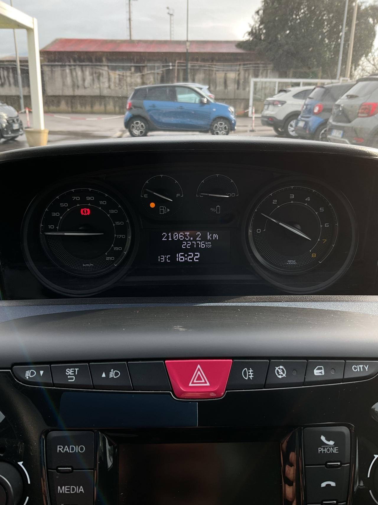 Lancia Ypsilon 1.0 FireFly 5 porte S&S Hybrid Gold