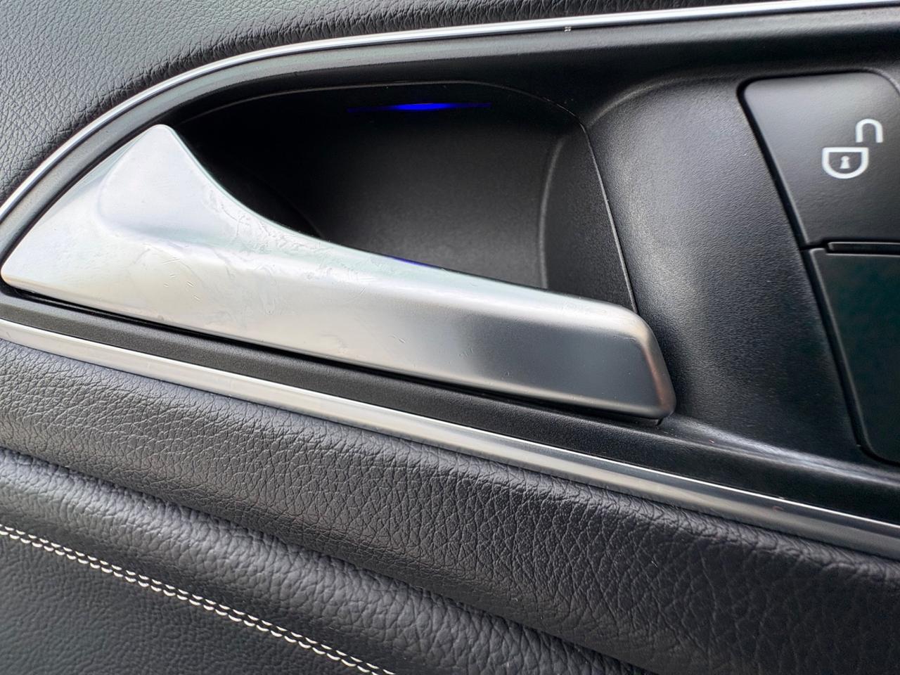 Mercedes-benz GLA 180 d Sport LED INTERNO CERCHI AMG