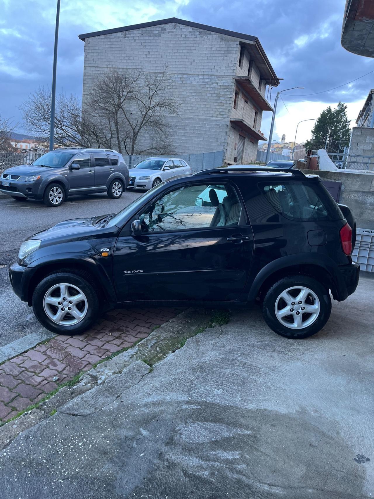 Toyota RAV 4 RAV4 2.0 Tdi D-4D cat 3 porte Sol