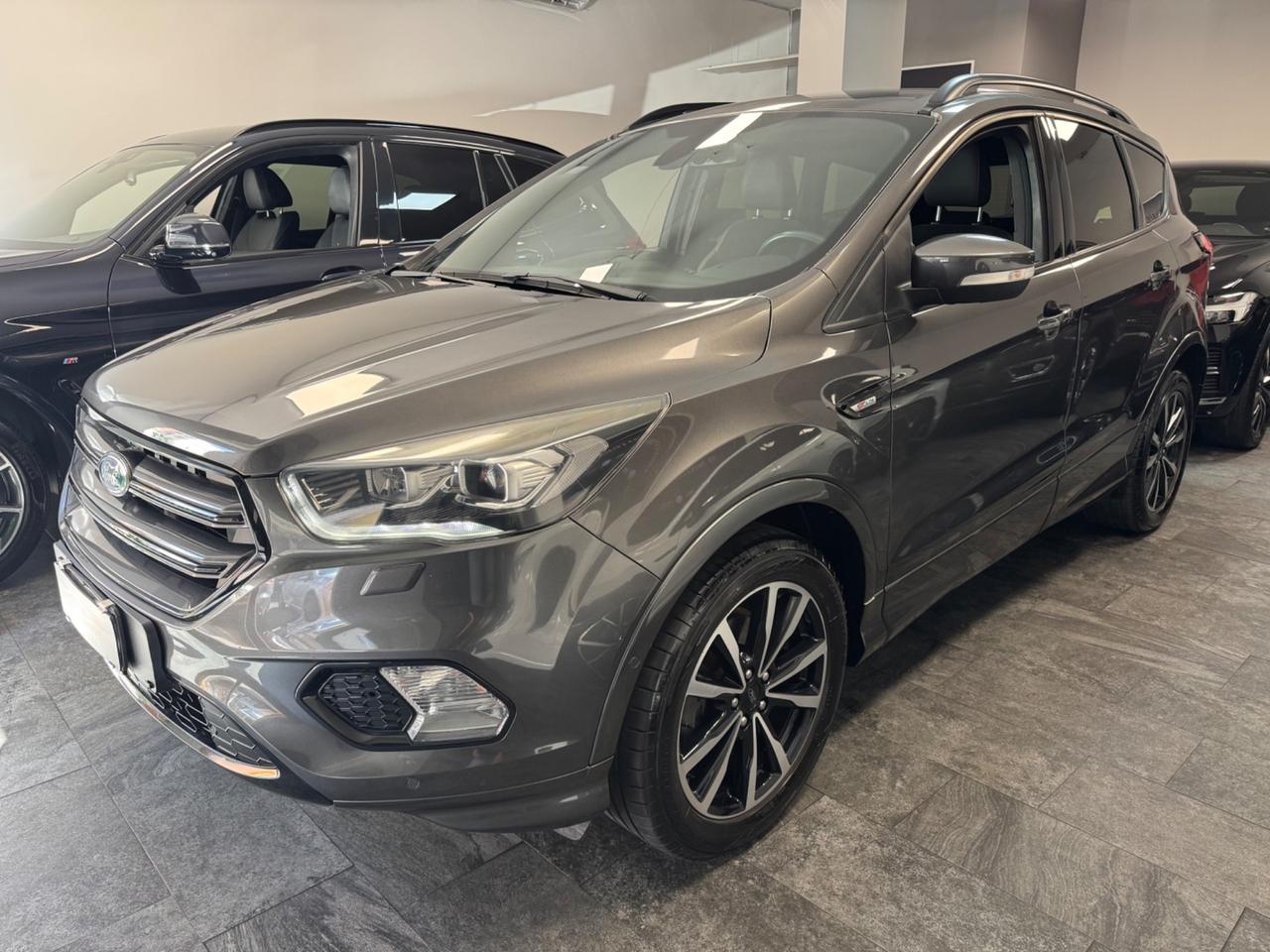 Ford Kuga 1.5 TDCI 120 CV S&S 2WD ST-Line