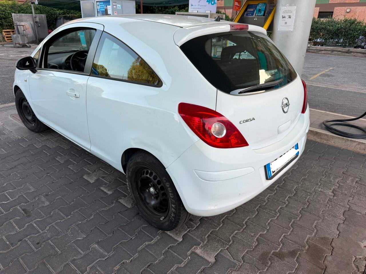 Opel Corsa 1.2 Edition offerta del mese