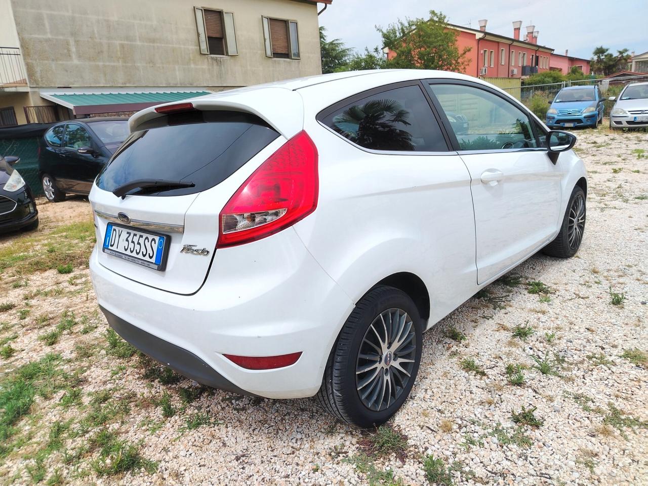 Ford Fiesta 1.4 TDCi 68CV 3 porte Titanium