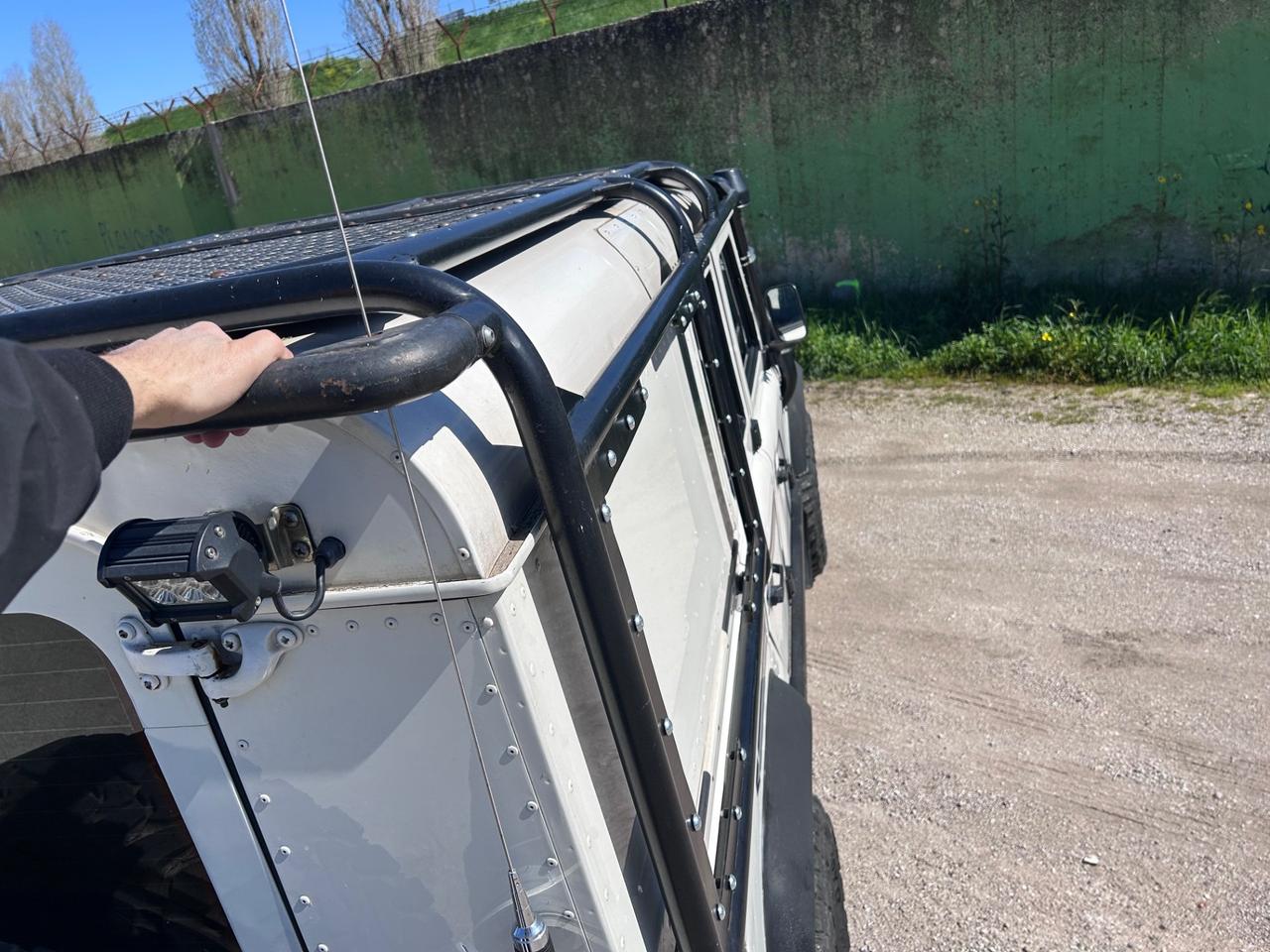 Land Rover Defender Fuoristrada
