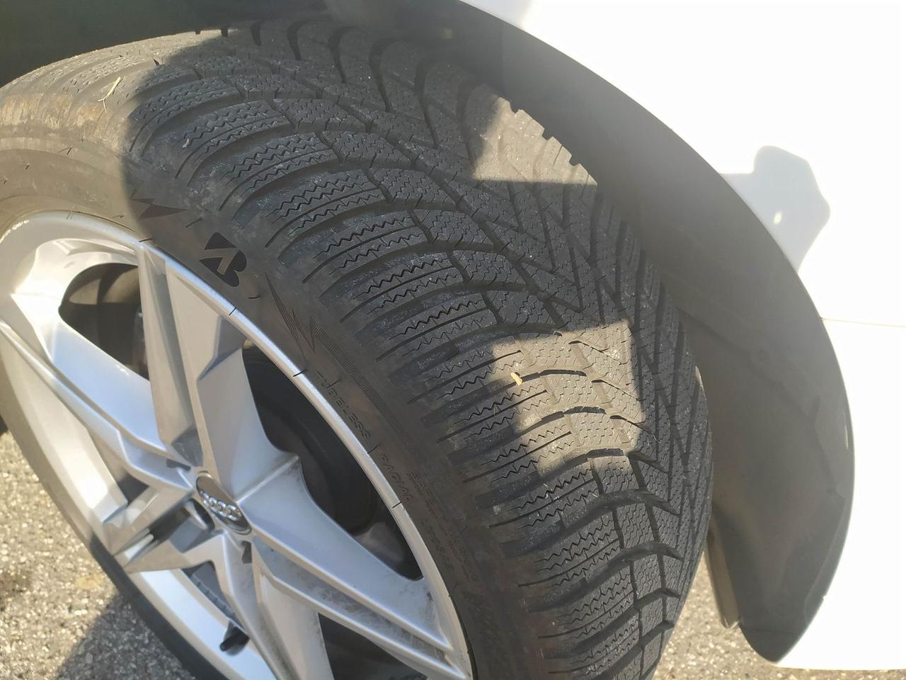 Audi A4 Business Advanced 2.0 35 TDI MHEV #8151