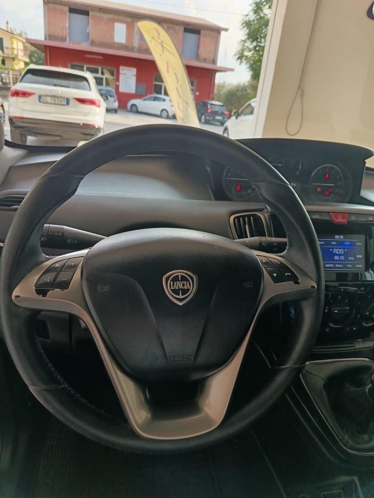 Lancia Ypsilon 1.2 69 CV 5 porte GPL Ecochic Platinum