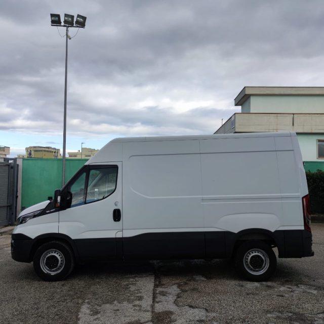 IVECO DAILY 35S12 VH2 FURGONE PASSO MEDIO 3 POSTI