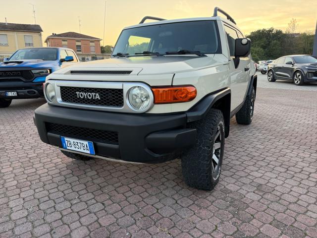 TOYOTA FJ Cruiser 4.0 V6 4X4 BELLISSIMA COME NUOVA!