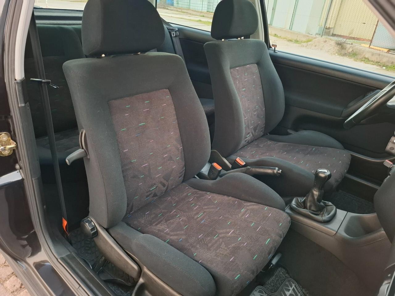 Volkswagen Golf GTI 2.0 16V 29.900km