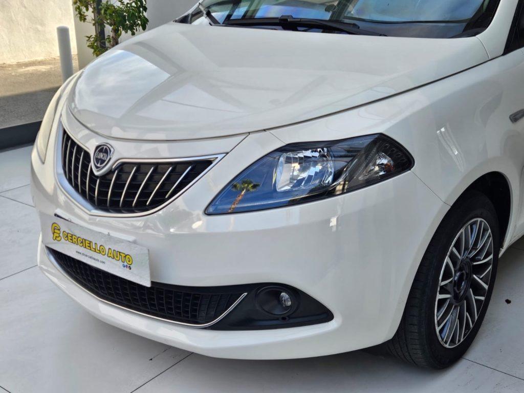 Lancia Ypsilon 1.0 FireFly 5 porte S&S Hybrid Gold tua da €125,00