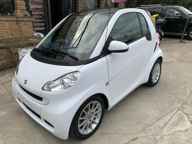 SMART - Fortwo - 1000 52 kW MHD coupé pure