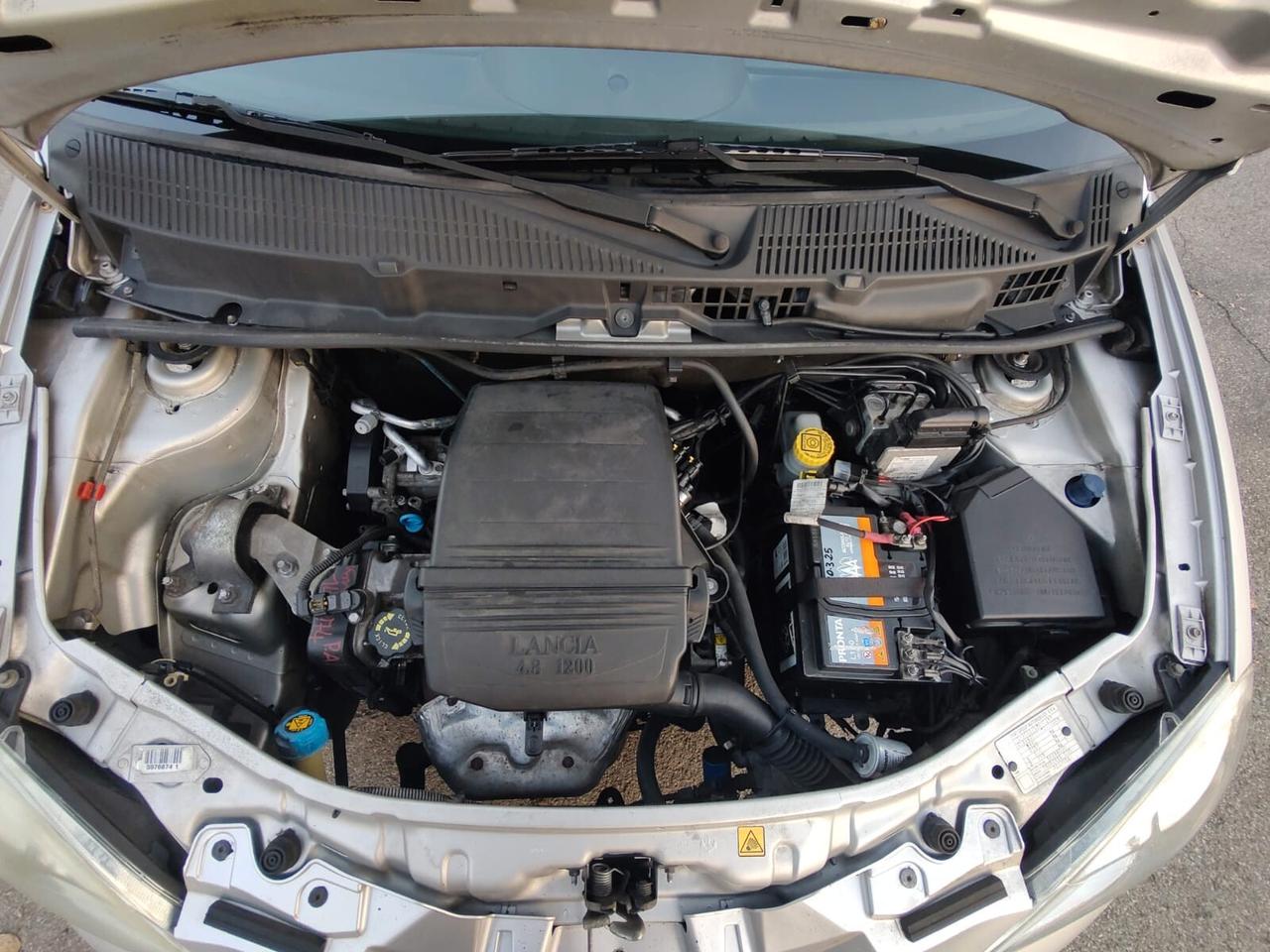 Lancia Ypsilon 1.4 Argento Ecochic GPL CON SCADENZA NEL 2028, OK NEOPATENTATI