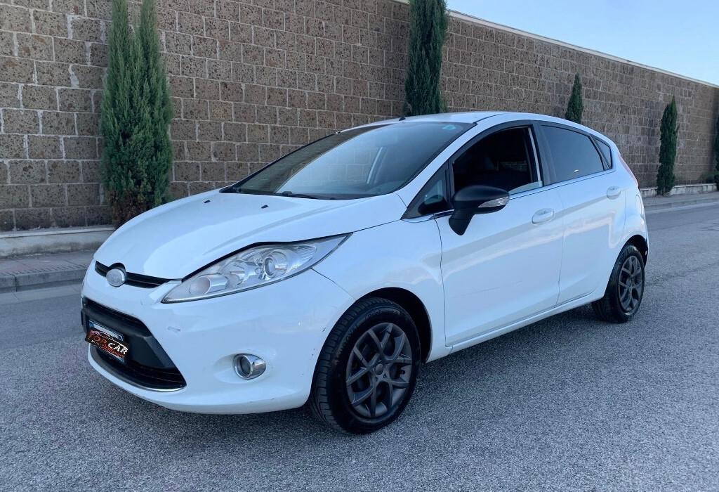 Ford Fiesta 1.4 TDCi 68CV 5 porte Titanium 12 MESI DI GARANZIA