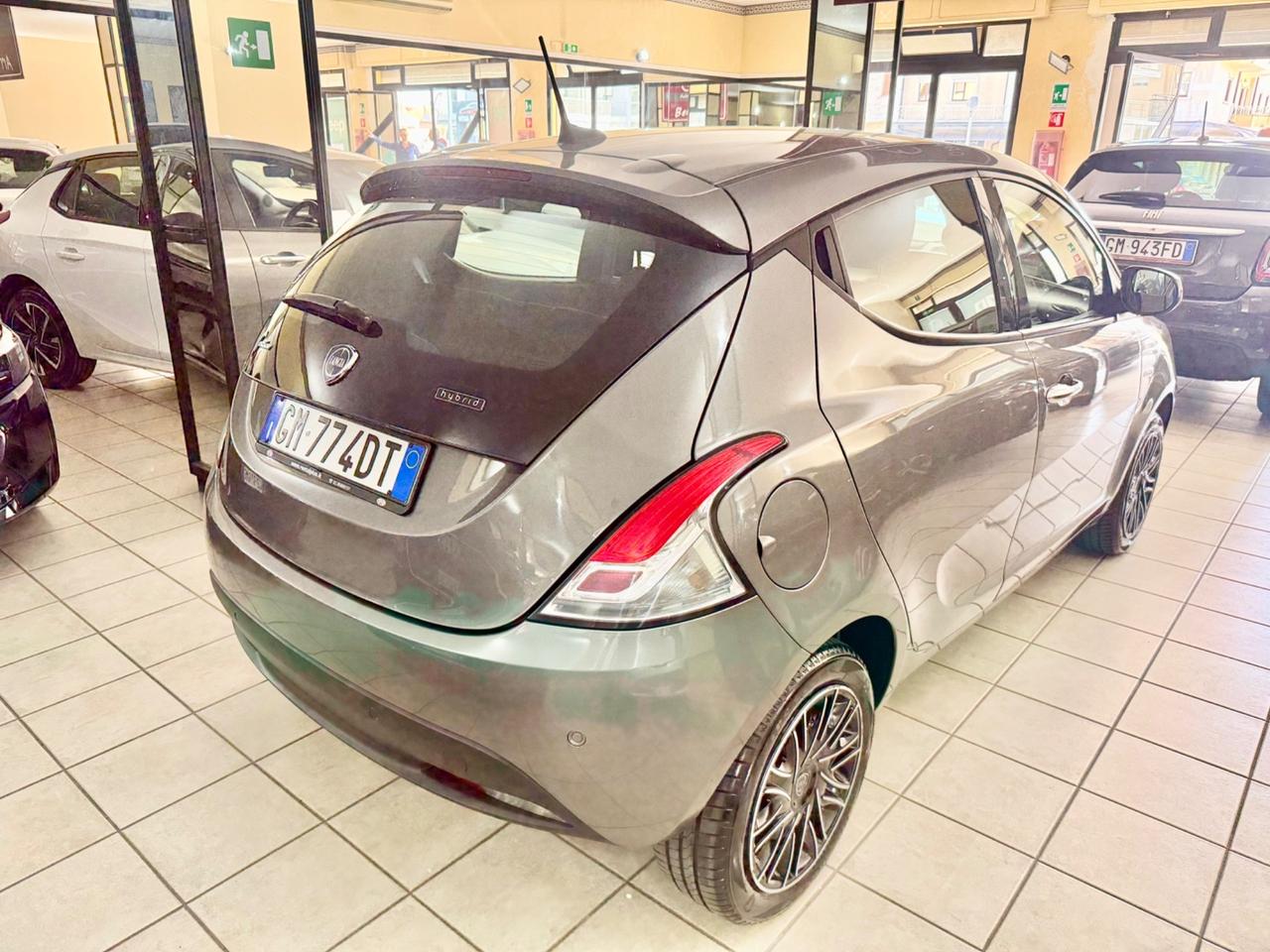 Lancia Ypsilon 1.0 FireFly 5 porte S&S Hybrid Gold
