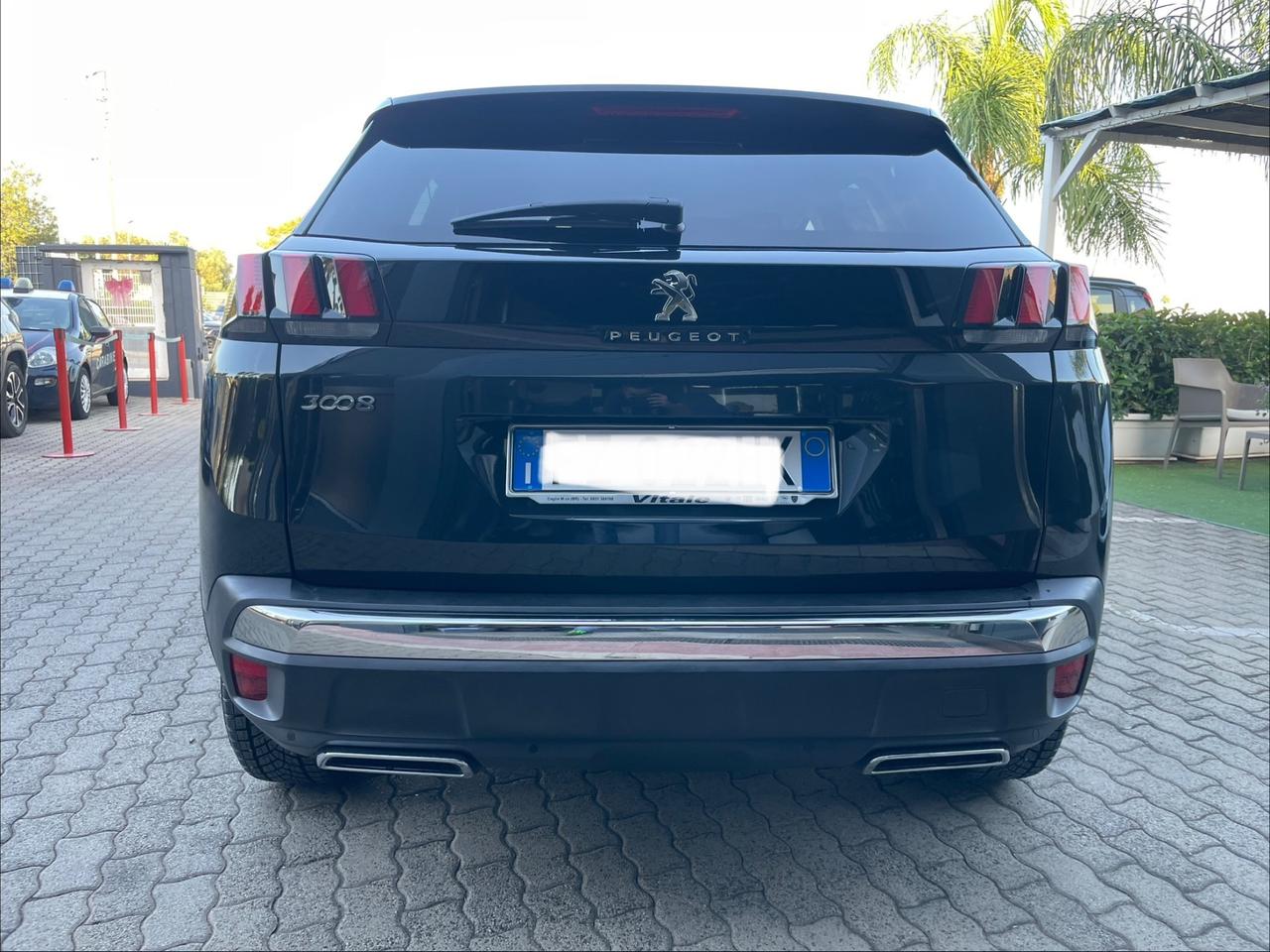 Peugeot 3008 BlueHDi cambio manuale sensori parcheggio ant-vetri privacy