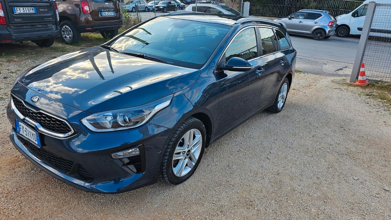 KIA CEED SW 1.6 CRDI 115 CV 2019 ECO BUSINESS CLASS DCT SW (AUTOCARRO) BLUE MET € 8.900,00
