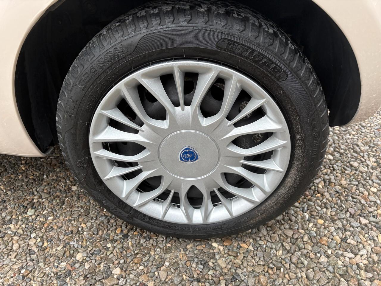 Lancia Ypsilon 1.2 GPL -Unico proprietario