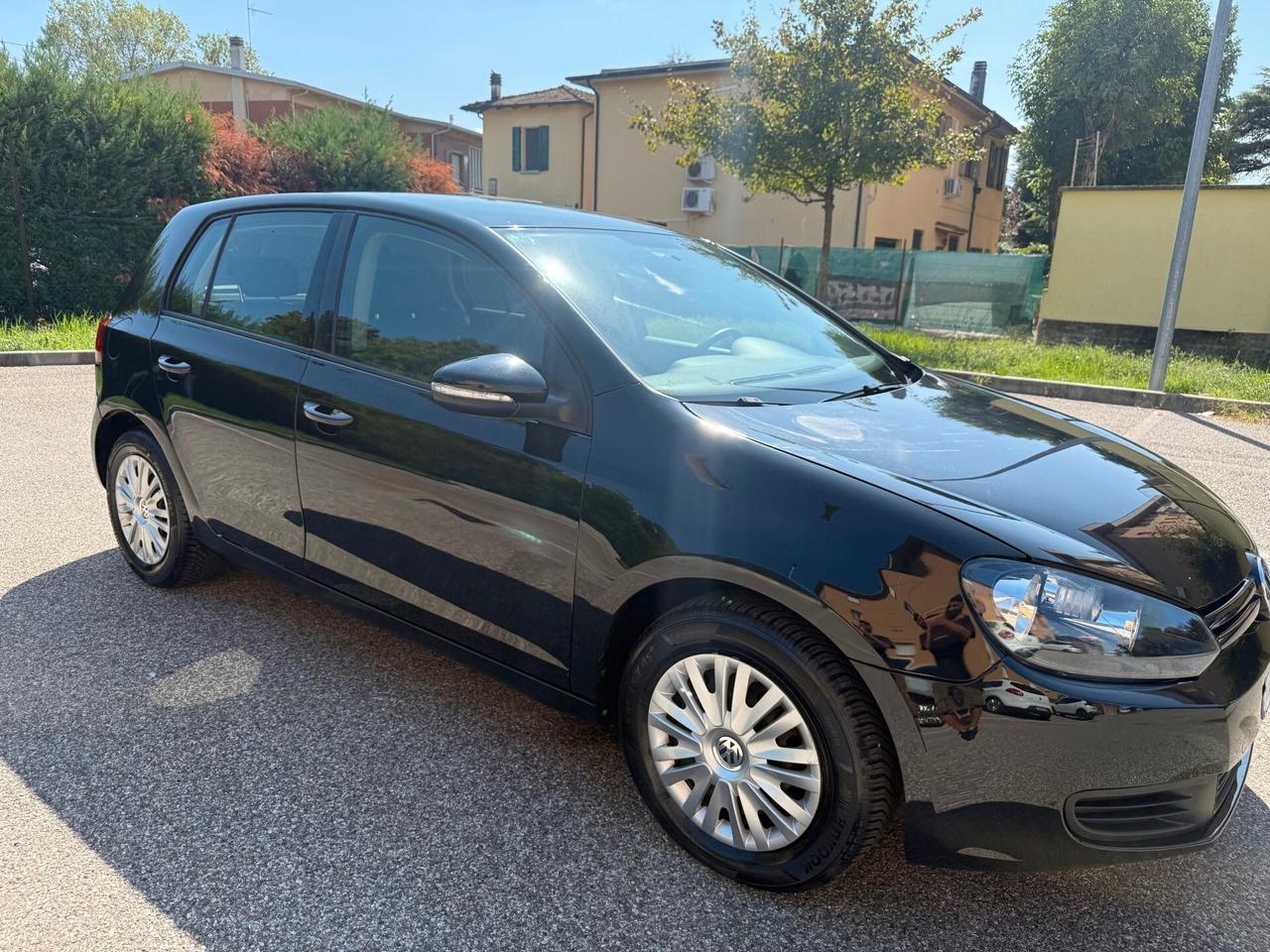 Volkswagen Golf 1.4 - NEOPATENTATI - 12 MESI DI GARANZIA -